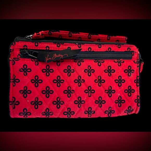Vera Bradley: Red and Black Wallet Organizer - Picture 8 of 15